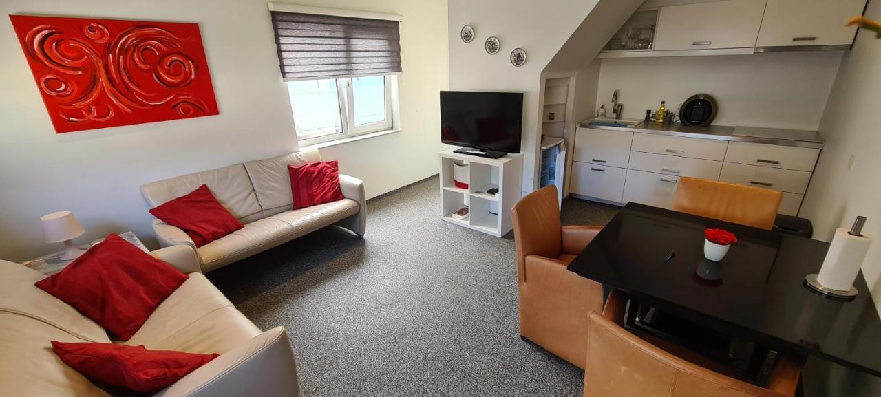 Roos Guesthouse Holiday Appartements 法尔肯堡 外观 照片